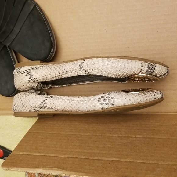 Tory Burch shoes- size 8 - Picture 6 of 12